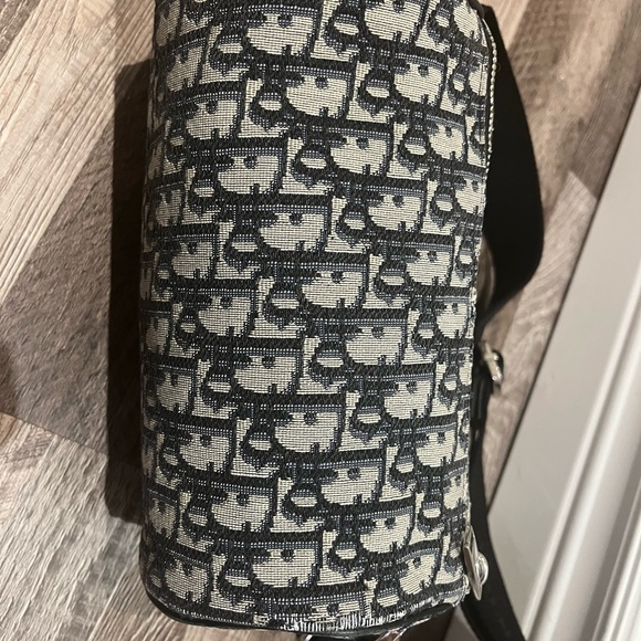 Christian Dior Roller Messenger Bag Authentic - Picture 5 of 9